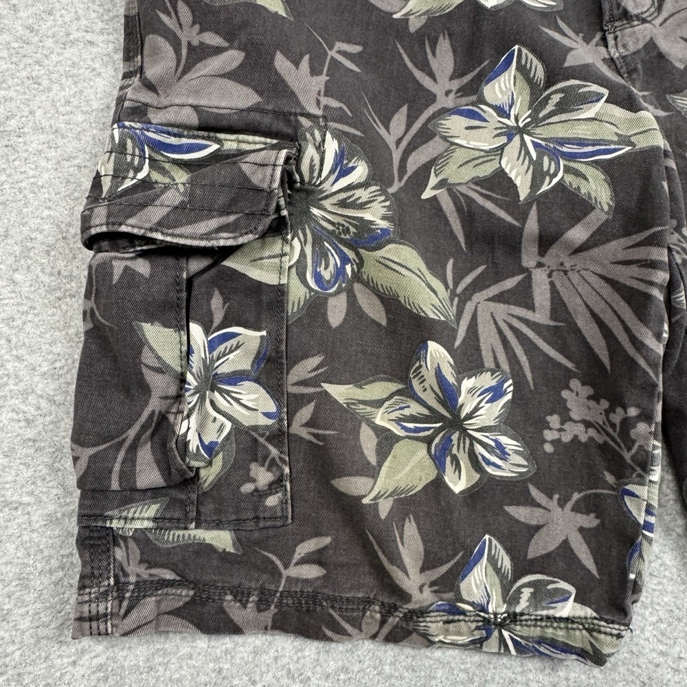 Urban Pipeline Cargo Shorts Mens 36 Multicolor Hawaiian Floral Twill‎ 11" Inseam - Picture 2 of 7
